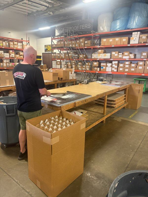 Poster Pick & Pack — Fulfillment Floor